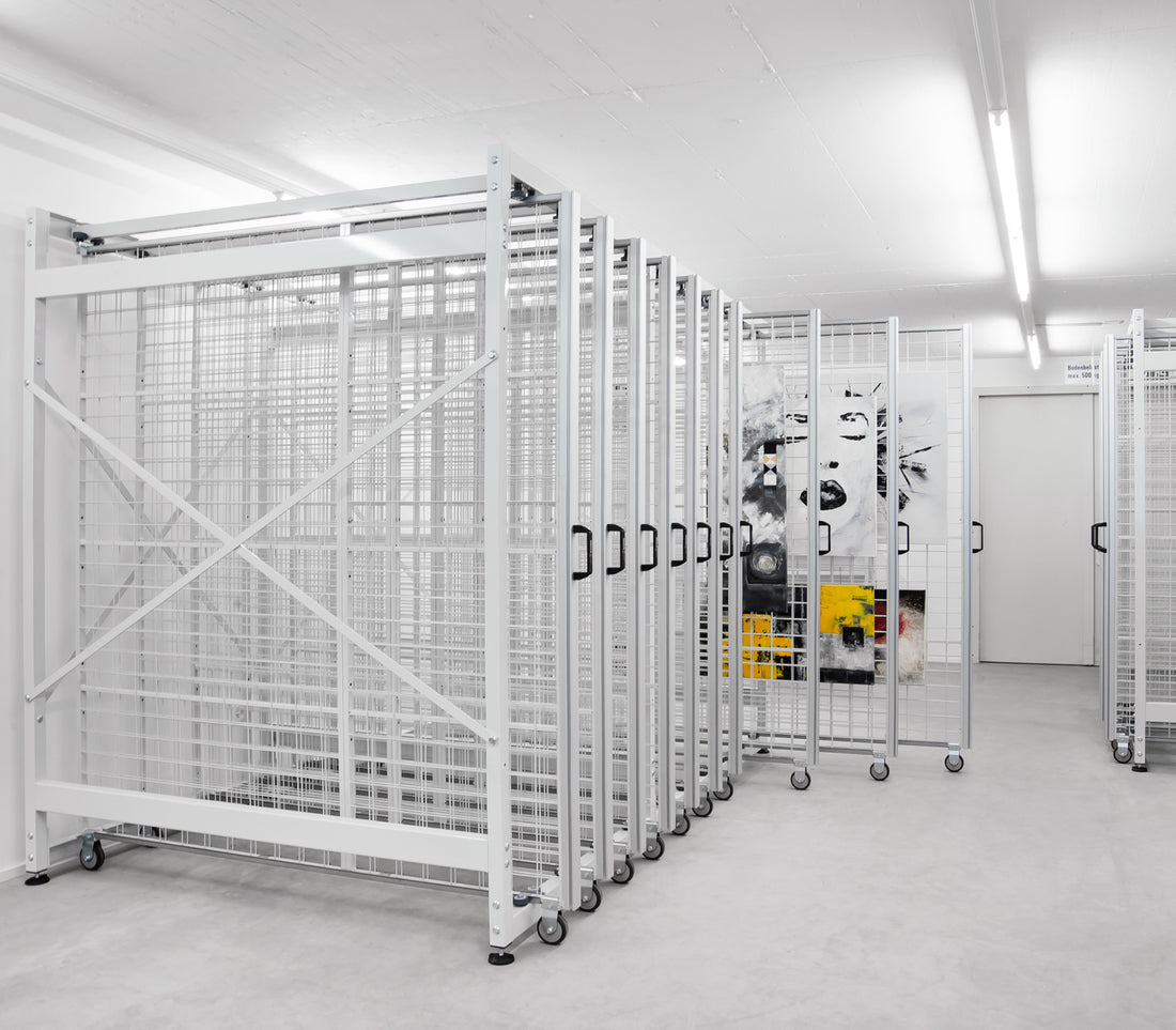 Compact system space-saving painting storage for galleries